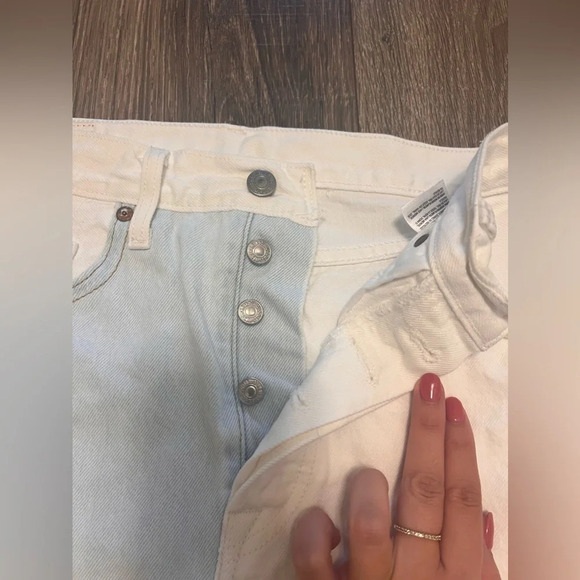 Levi’s Two Toned Blue White Denim Skirt Size 27 Deconstructed - Picture 2 of 6